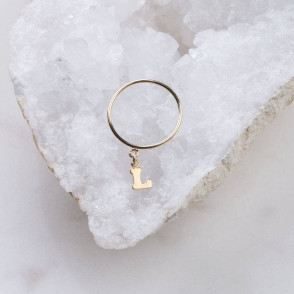 NWT🌸LF Super cute dangle alphabet Ring🌸